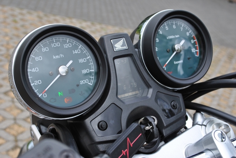 Test Honda CB1100 EX: povedené retro - 13 - Honda CB1100EX a CB750Four Honda CB1100 EX a CB750Four15