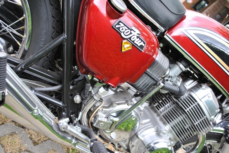 Test Honda CB1100 EX: povedené retro - 35 - Honda CB1100EX a CB750Four Honda CB1100 EX a CB750Four37