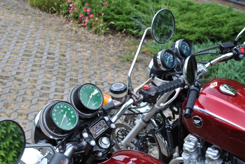 Test Honda CB1100 EX: povedené retro - 42 - Honda CB1100EX a CB750Four Honda CB1100 EX a CB750Four44