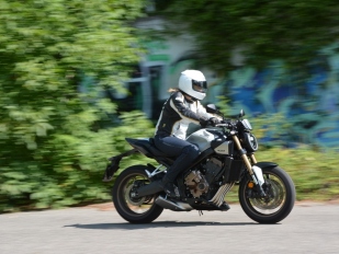 Test Honda CB650R E-Clutch: s automatickou spojkou