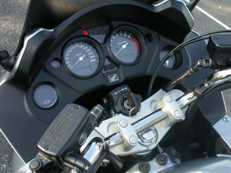 Test Honda CBF 1000: větší brácha - 2 - Honda CBF 1000 04