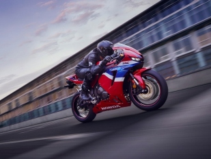 Hlavní obrázek k článku: Honda CBR600RR 2024: s aerodynamickými křidélky