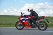 1 Honda CBR650R 2024 E-Clutch (1)