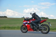 1 Honda CBR650R 2024 E-Clutch (2)