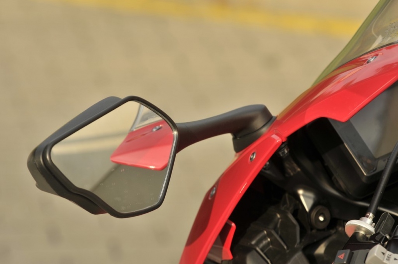Test Honda CBR 1000 RR Fireblade SP 2017: tohle je pravý motosport - 32 - 1 Honda CBR 1000 RR fireblade test (4)
