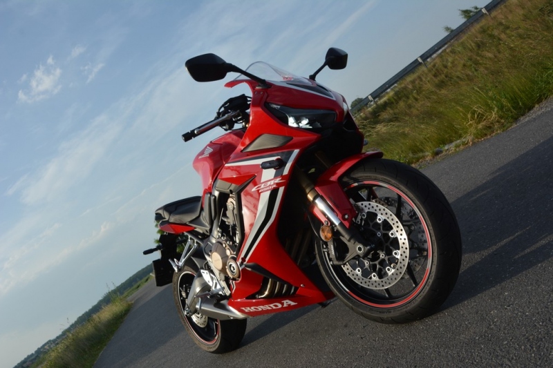 Test Honda CBR650R: univerzální sporťák - 17 - 1 Honda CBR 650 R test (6)
