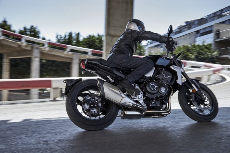 Honda CB 1000 R 2018: nový design a motor z Fireblade - 11 - 1 Honda CB 1000 R (12)