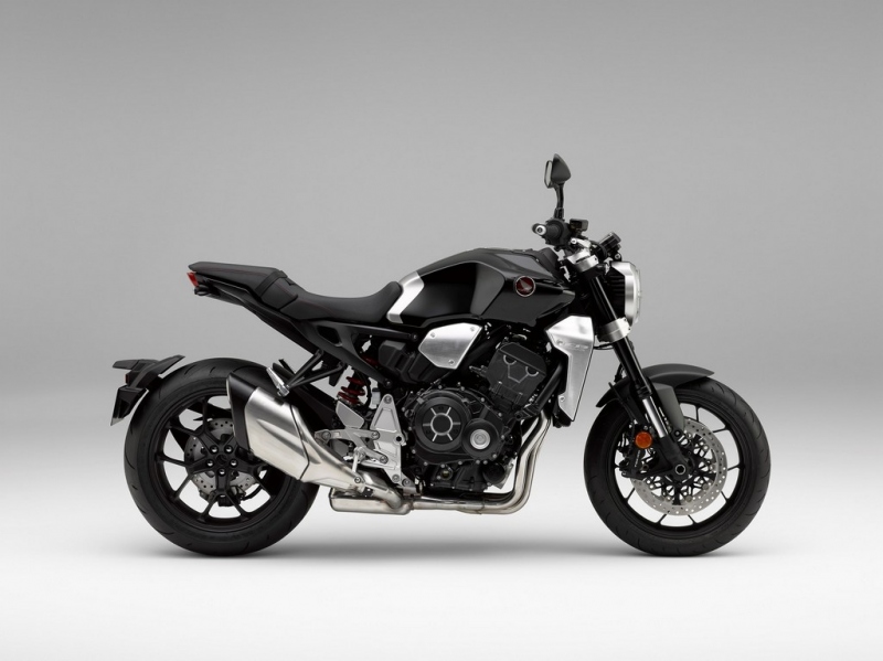 Honda CB 1000 R 2018: nový design a motor z Fireblade - 3 - 1 Honda CB 1000 R (4)