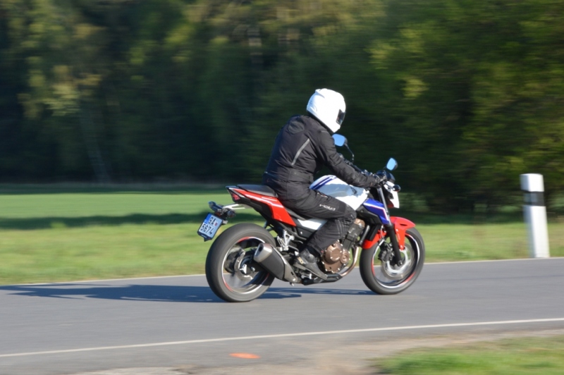 Test Honda CB 500 F ABS 2016: za málo peněz, hodně muziky - 15 - 2 Honda CB 500 F 2016 test31