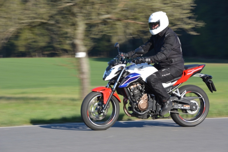 Test Honda CB 500 F ABS 2016: za málo peněz, hodně muziky - 12 - 3 Honda CB 500 F 2016 test37