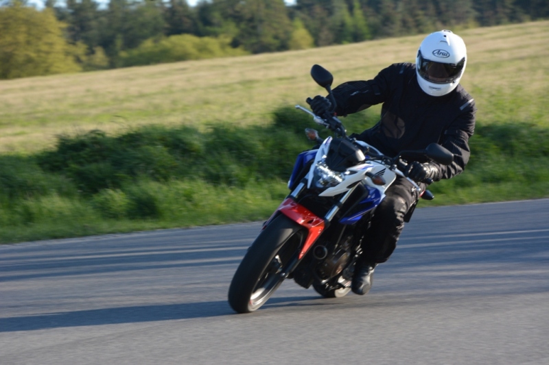 Test Honda CB 500 F ABS 2016: za málo peněz, hodně muziky - 24 - 1 Honda CB 500 F 2016 test01