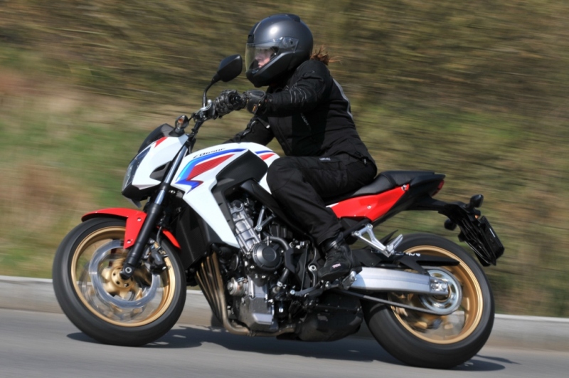 Test Honda CB 650 F 2015: drzá Japonka - 1 - 2 Honda CB 650 F test (34)