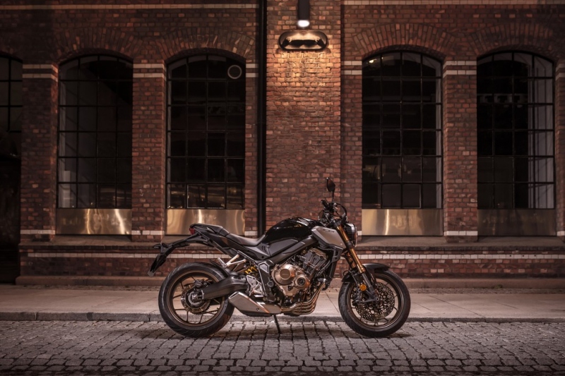 Honda CB650R: klasický styl naháče - 2 - 1 Honda CB 650 R (9)