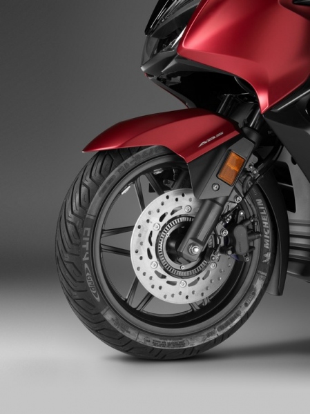 Honda Forza 125 2018: s elektrickým štítem - 26 - 1 Honda Forza 125 2018 (28)