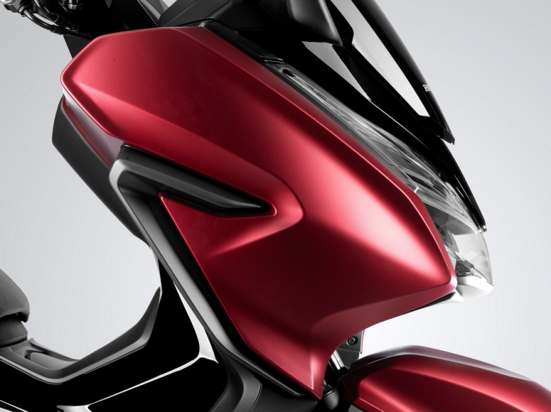 Honda Forza 125 2018: s elektrickým štítem - 35 - 1 Honda Forza 125 2018 (36)