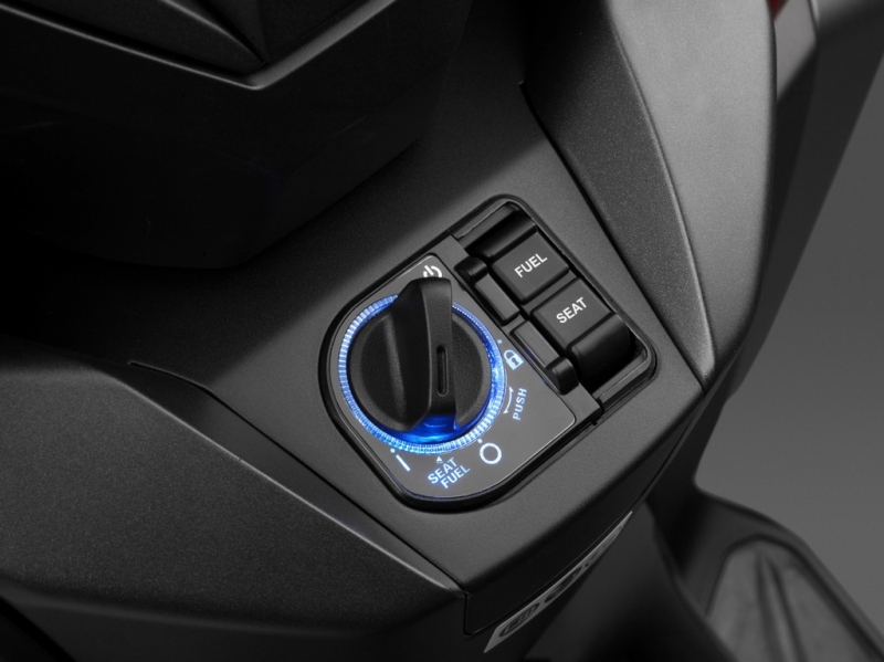 Honda Forza 125 2018: s elektrickým štítem - 29 - 1 Honda Forza 125 2018 (30)