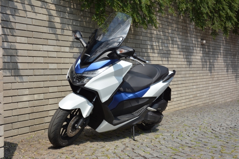 Test Honda Forza 125 ABS: pohodlný maxiskútr - 34 - 1 Honda Forza 125 test02