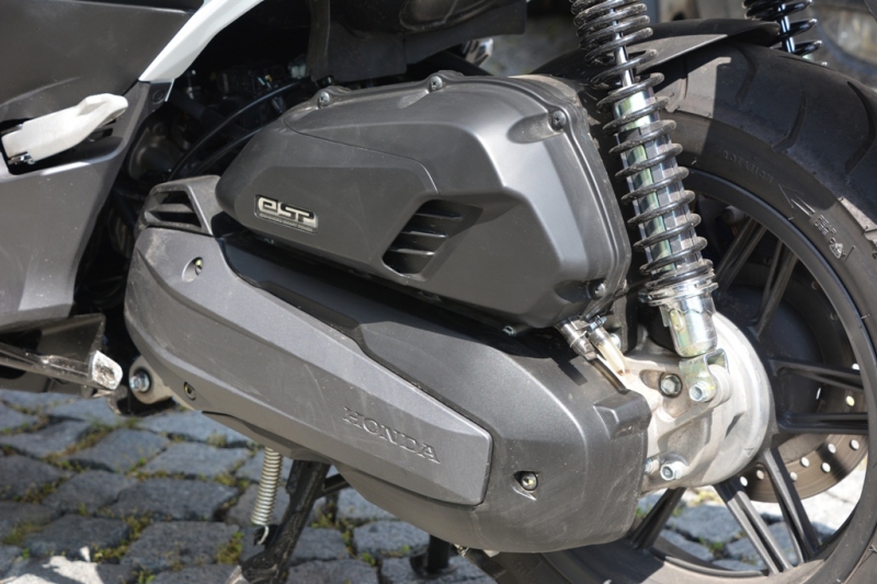 Test Honda Forza 125 ABS: pohodlný maxiskútr - 12 - 3 Honda Forza 125 test40