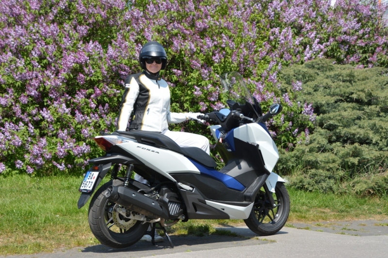 Test Honda Forza 125 ABS: pohodlný maxiskútr - 27 - 3 Honda Forza 125 test50