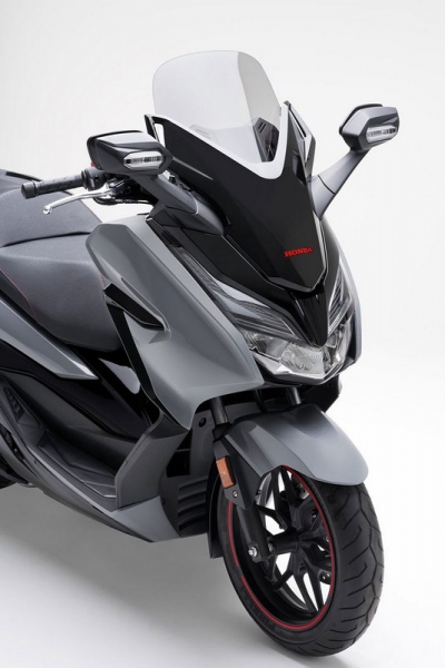 Honda Forza 300 Limited Edition 2020: s lepší výbavou - 12 - 1 Honda Forza 300 Limited Edition 2020 (1)