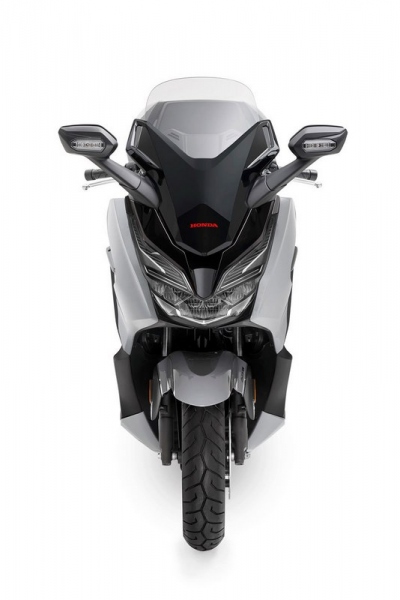 Honda Forza 300 Limited Edition 2020: s lepší výbavou - 13 - 1 Honda Forza 300 Limited Edition 2020 (9)