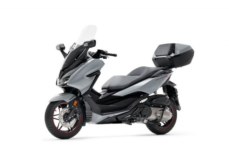 Honda Forza 300 Limited Edition 2020: s lepší výbavou - 4 - 1 Honda Forza 300 Limited Edition 2020 (3)