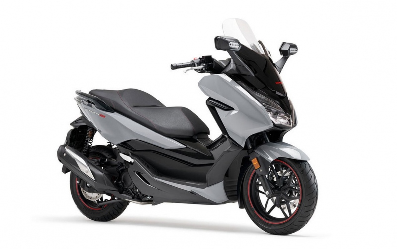 Honda Forza 300 Limited Edition 2020: s lepší výbavou - 1 - 1 Honda Forza 300 Limited Edition 2020 (5)
