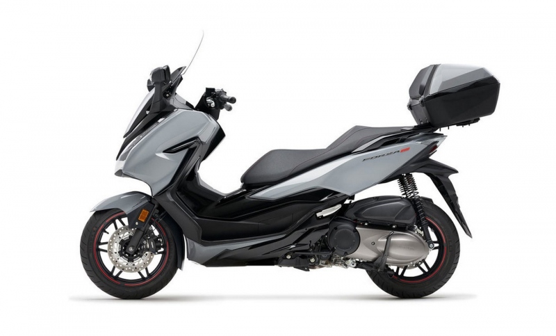 Honda Forza 300 Limited Edition 2020: s lepší výbavou - 2 - 1 Honda Forza 300 Limited Edition 2020 (7)