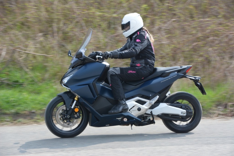 Test Honda Forza 750 DCT: maximální komfort - 23 - 1 Honda Forza 750 test  (56)