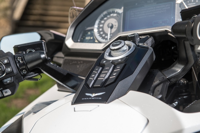 Test Honda GL1800 Gold Wing 2018: už to není pouze mužskou záležitostí - 19 - 1 Honda GL1800 Gold Wing 2018 test (11)