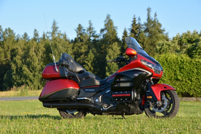 Test Honda GL1800 Gold Wing Deluxe 2015: životní styl - 6 - 1 Honda GL1800 Gold Wing Deluxe 2015 test01