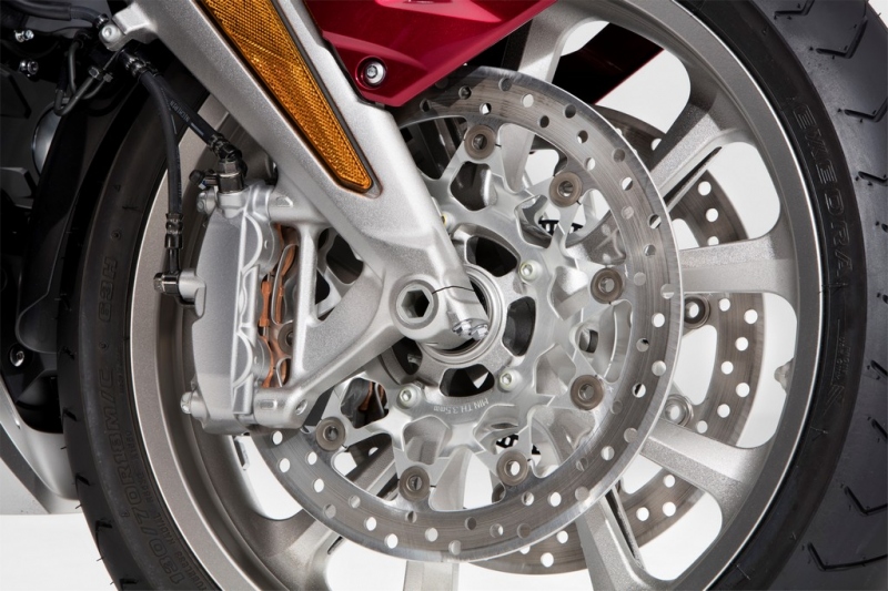 Honda GL1800 Gold Wing 2018: ostřejší a lehčí - 29 - 1 Honda GL 1800 Goldwing 2018 (1)