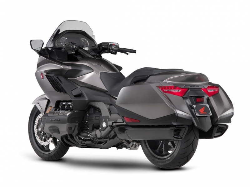 Honda GL1800 Gold Wing 2018: ostřejší a lehčí - 39 - 1 Honda GL 1800 Goldwing 2018 (32)