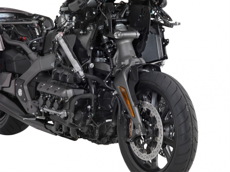 Honda GL1800 Gold Wing 2018: ostřejší a lehčí - 26 - 1 Honda GL 1800 Goldwing 2018 (52)