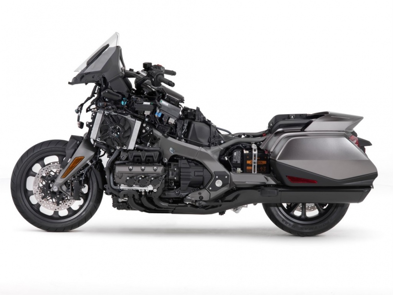 Honda GL1800 Gold Wing 2018: ostřejší a lehčí - 41 - 1 Honda GL 1800 Goldwing 2018 (35)