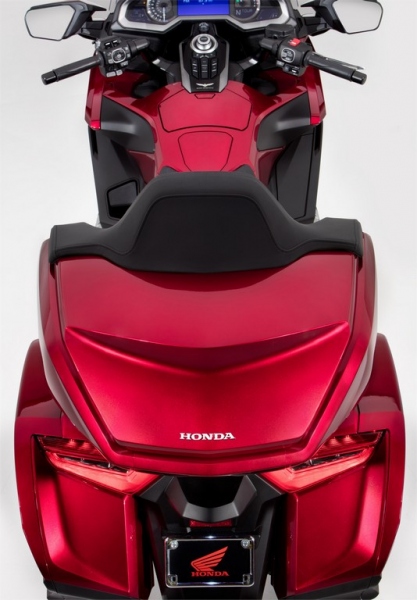 Honda GL1800 Gold Wing 2018: ostřejší a lehčí - 44 - 1 Honda GL 1800 Goldwing 2018 (44)