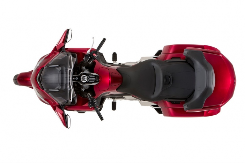 Honda GL1800 Gold Wing 2018: ostřejší a lehčí - 6 - 1 Honda GL 1800 Goldwing 2018 (36)