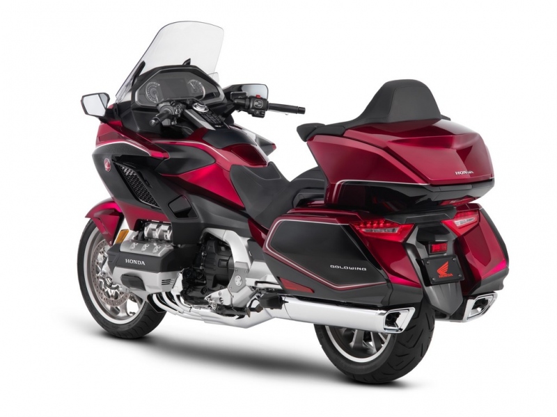 Honda GL1800 Gold Wing 2018: ostřejší a lehčí - 4 - 1 Honda GL 1800 Goldwing 2018 (49)