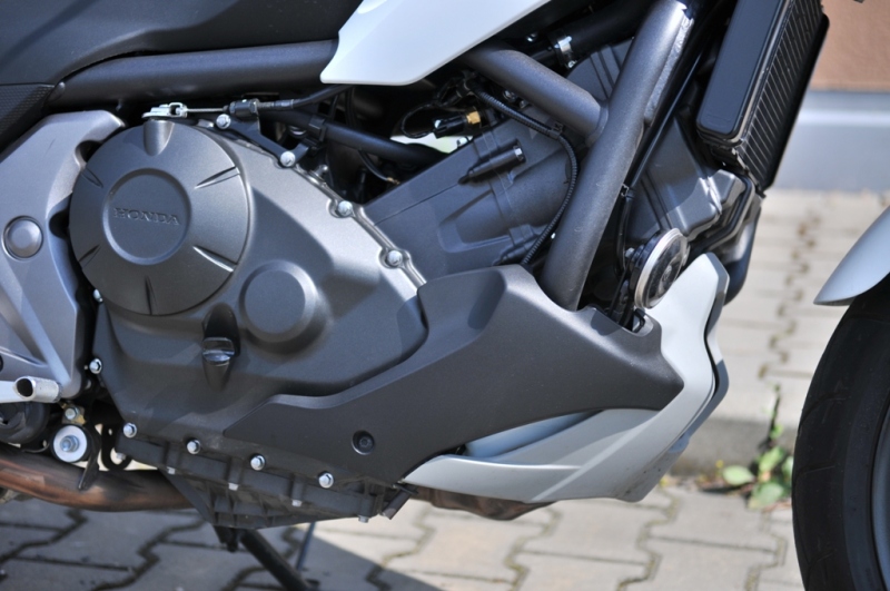 Test Honda NC 750 X: stvořena na cesty - 15 - 1 Honda NC 750 X03