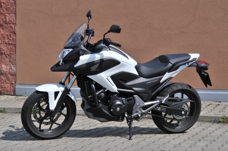 Test Honda NC 750 X: stvořena na cesty - 4 - 3 Honda NC 750 X30