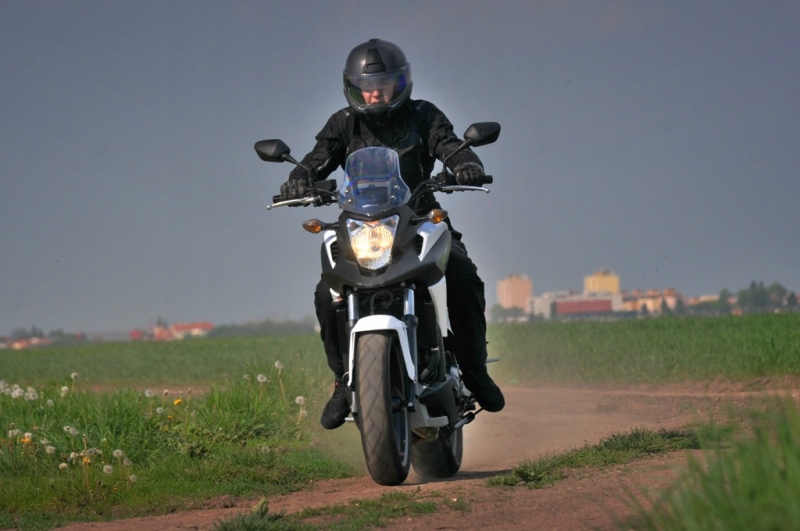 Test Honda NC 750 X: stvořena na cesty - 10 - 3 Honda NC 750 X36