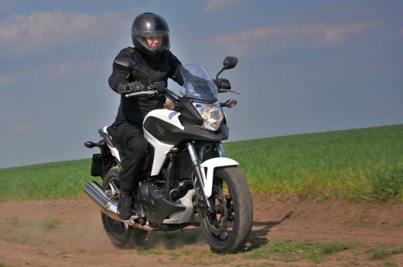 Test Honda NC 750 X: stvořena na cesty - 11 - 3 Honda NC 750 X38