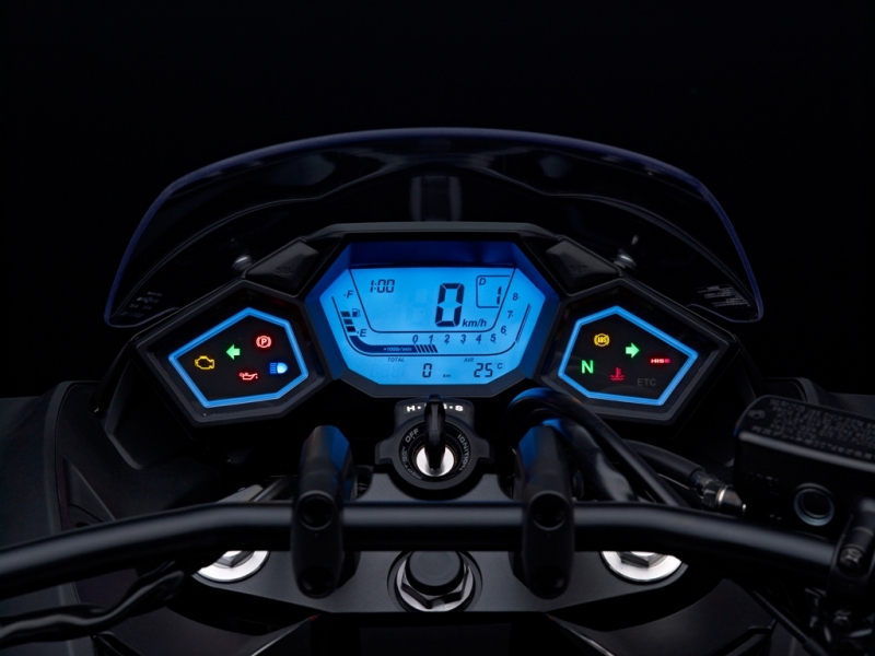 Honda NM4 Vultus: futurista - 5 - Honda NM4 Vultus Honda NM4 Vultus06