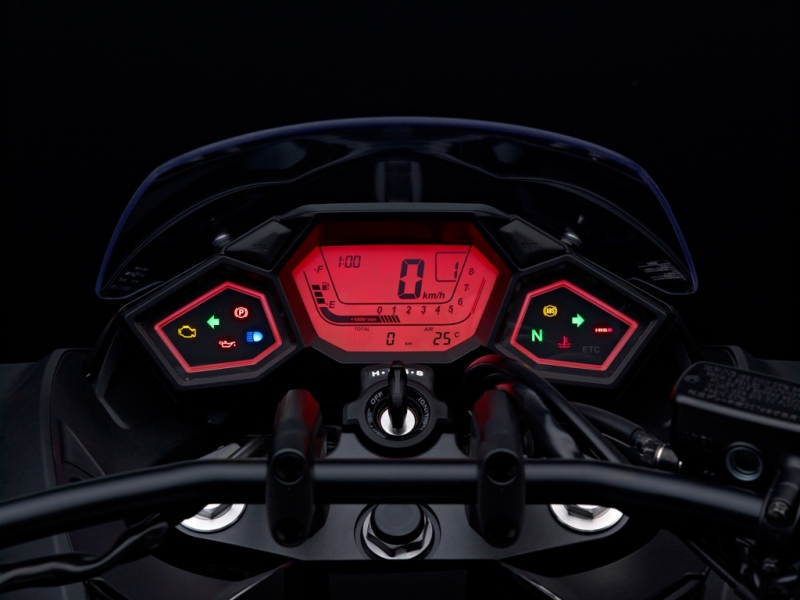 Honda NM4 Vultus: futurista - 6 - Honda NM4 Vultus Honda NM4 Vultus07