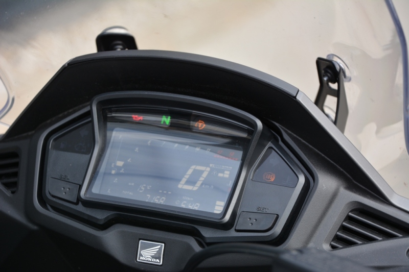 Test Honda VFR800X Crossrunner: nuda se nekoná - 19 - 2 Honda VFR800X Crossrunner test15