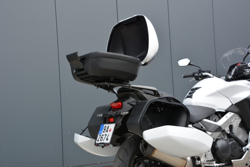 Test Honda VFR800X Crossrunner: nuda se nekoná - 11 - 2 Honda VFR800X Crossrunner test21