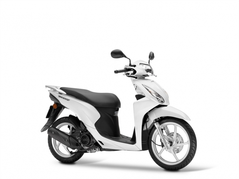 Honda Vision 110: lehký skútr do města - 5 - 1 Honda Vision 110 (5)