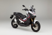 1 Honda X-ADV4