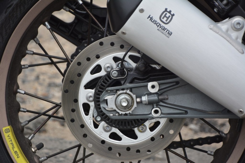 Test Husqvarna Vitpilen 401: Amorův Bílý šíp - 34 - 1 Husqvarna 401 Vitpilen test (5)