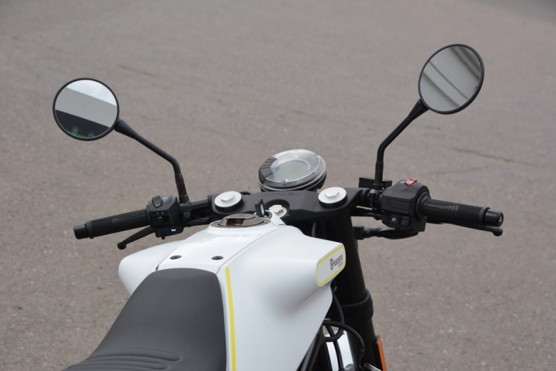 Test Husqvarna Vitpilen 401: Amorův Bílý šíp - 33 - 1 Husqvarna 401 Vitpilen test (20)